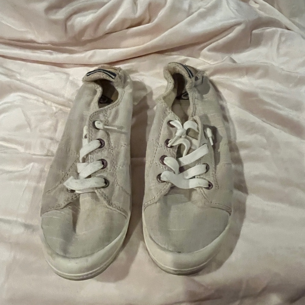 ROXY women’s size 9 cream sneakers